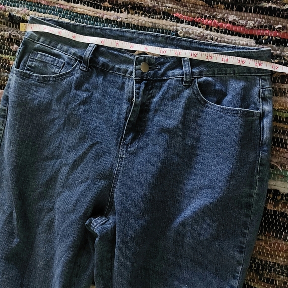 Soft Surroundings Silky Floral Beaded Blue Purple Soft Denim Cropped Jeans Pants - Picture 11 of 16